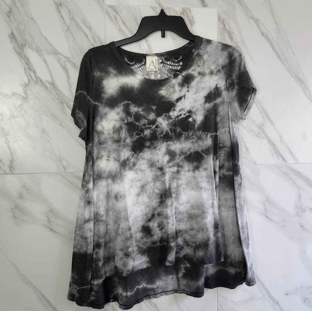 American Eagle Acid Wash High-Low Shirt